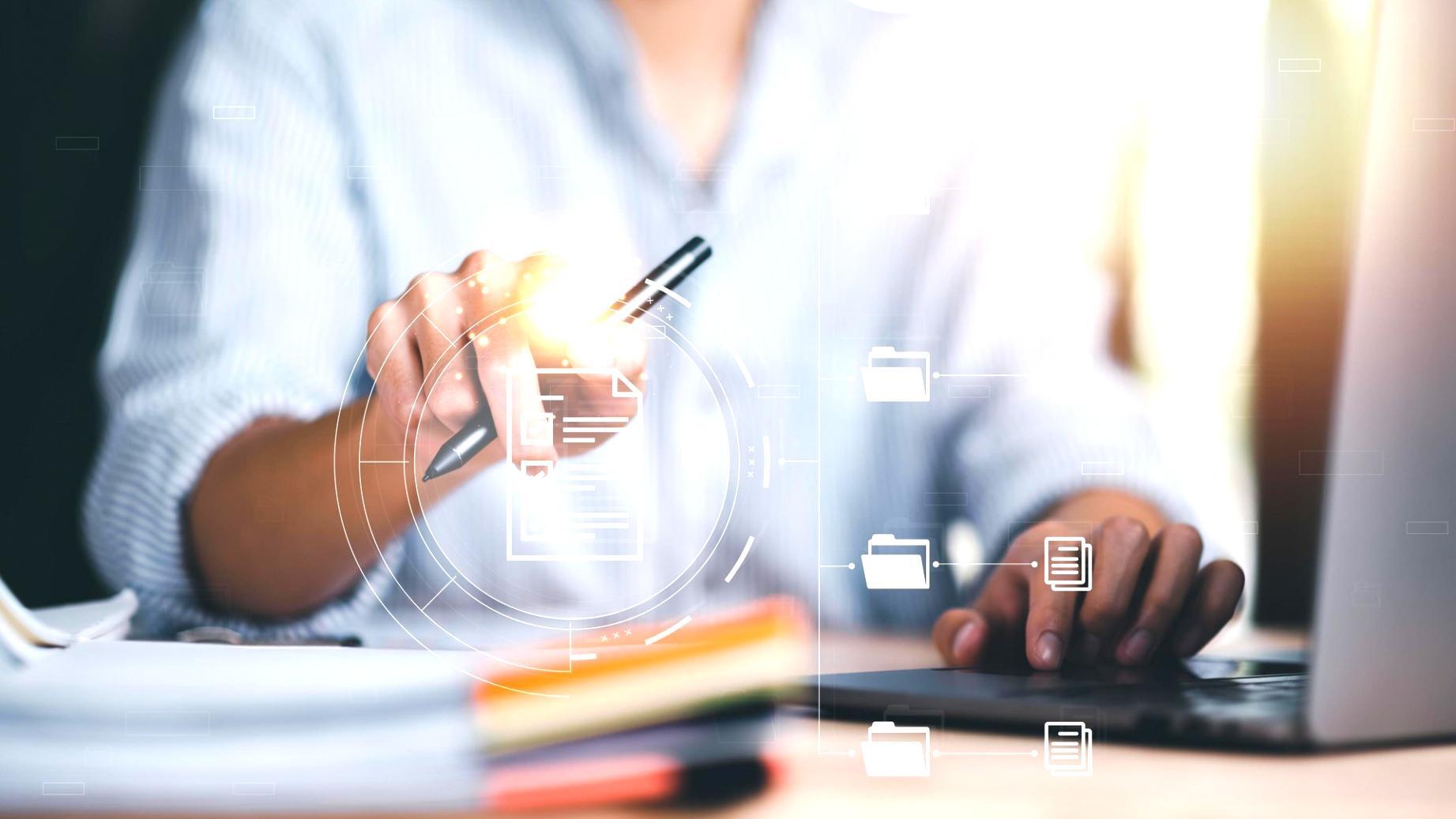 Processus de révision et d'évaluation des contenus de formation SEO